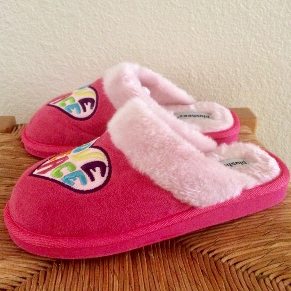 Girls plush slippers